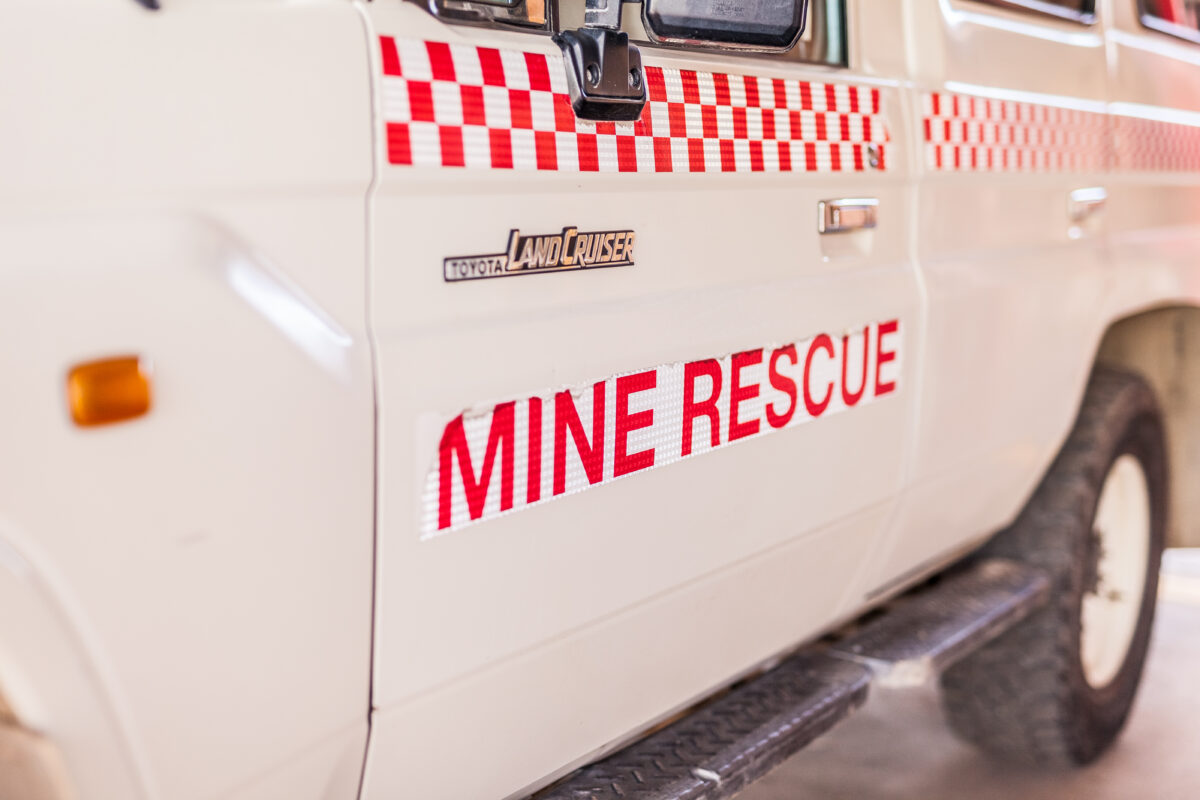 Mine rescue vehicle
